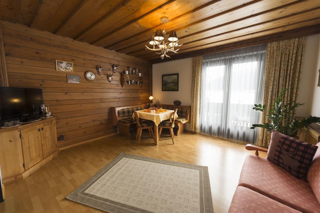 ストローブルHaus Rosswieseアパートメント エクステリア 写真